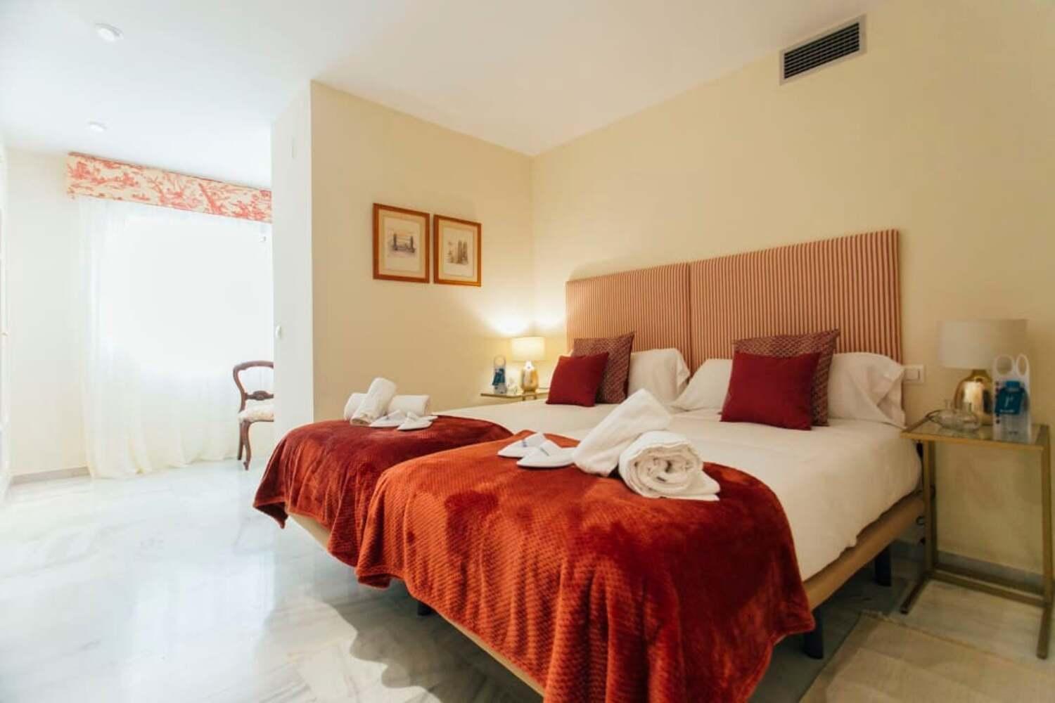 Wide And Bright- 3bd 2bth- Arenal Sevilla