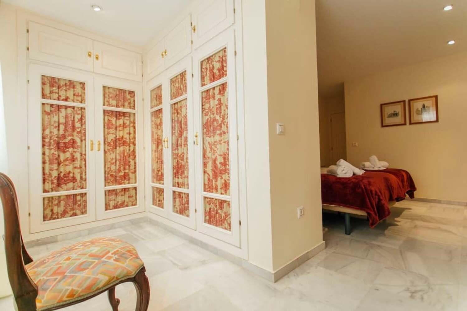 Wide And Bright- 3bd 2bth- Arenal Sevilla