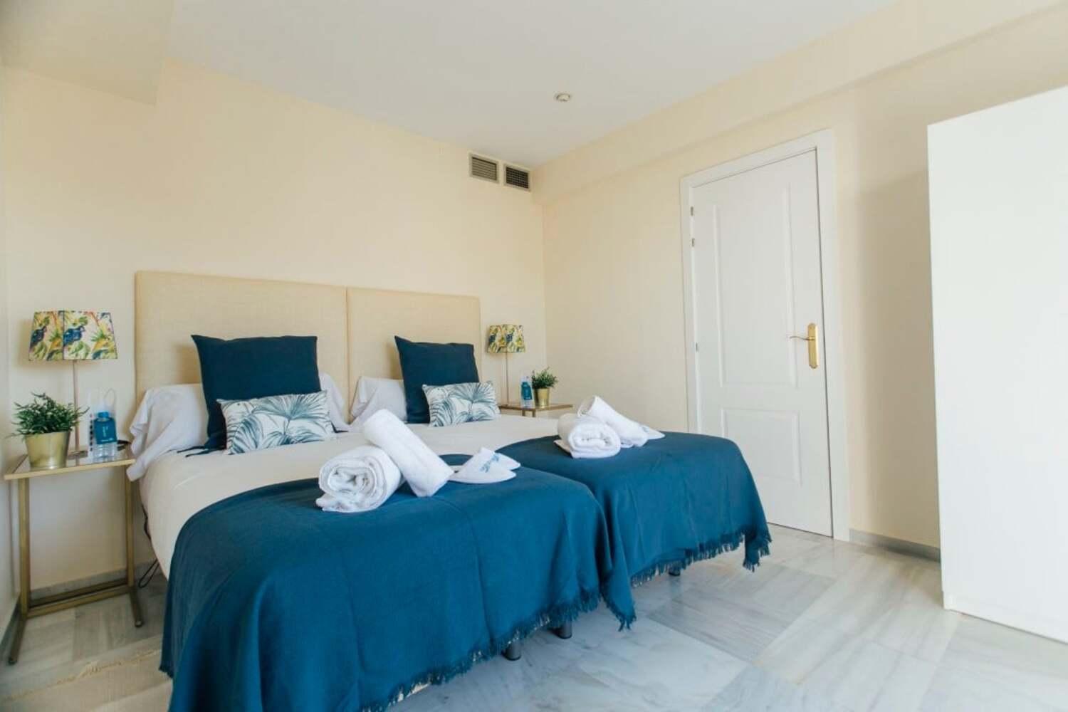 Wide And Bright- 3bd 2bth- Arenal Sevilla